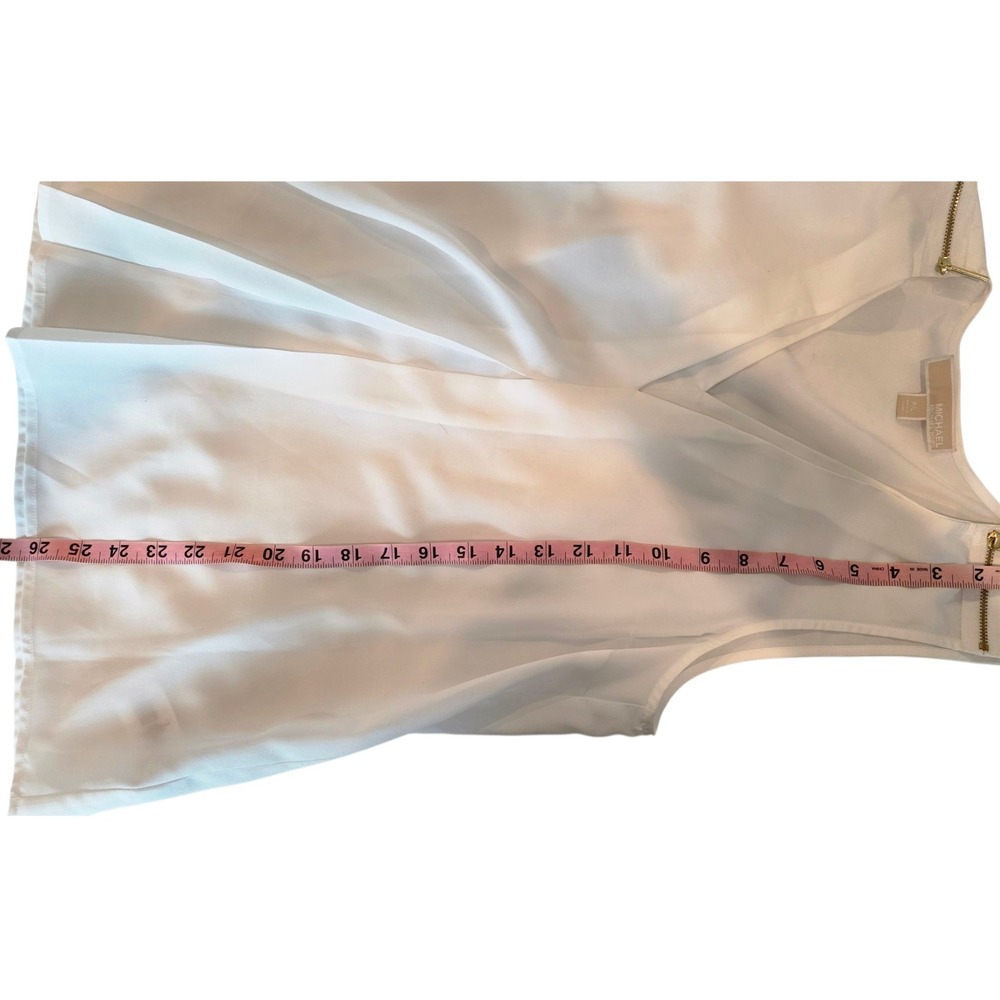 Michael Kors White Sleeveless V-Neck Top with Shoulder Zipper Detail - Picture 5 of 9